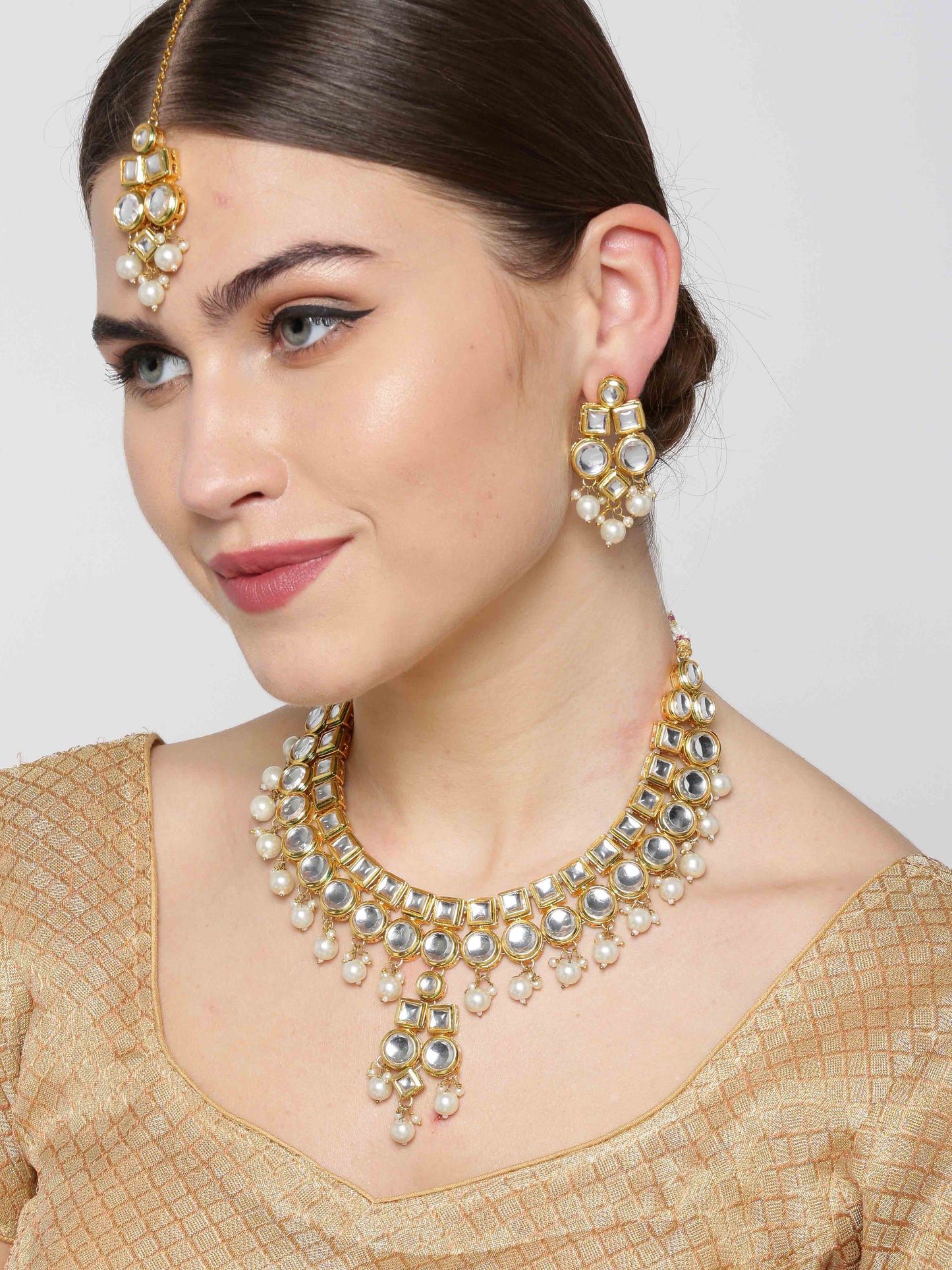 Off-White Classic Kundan & Pearl Necklace Set