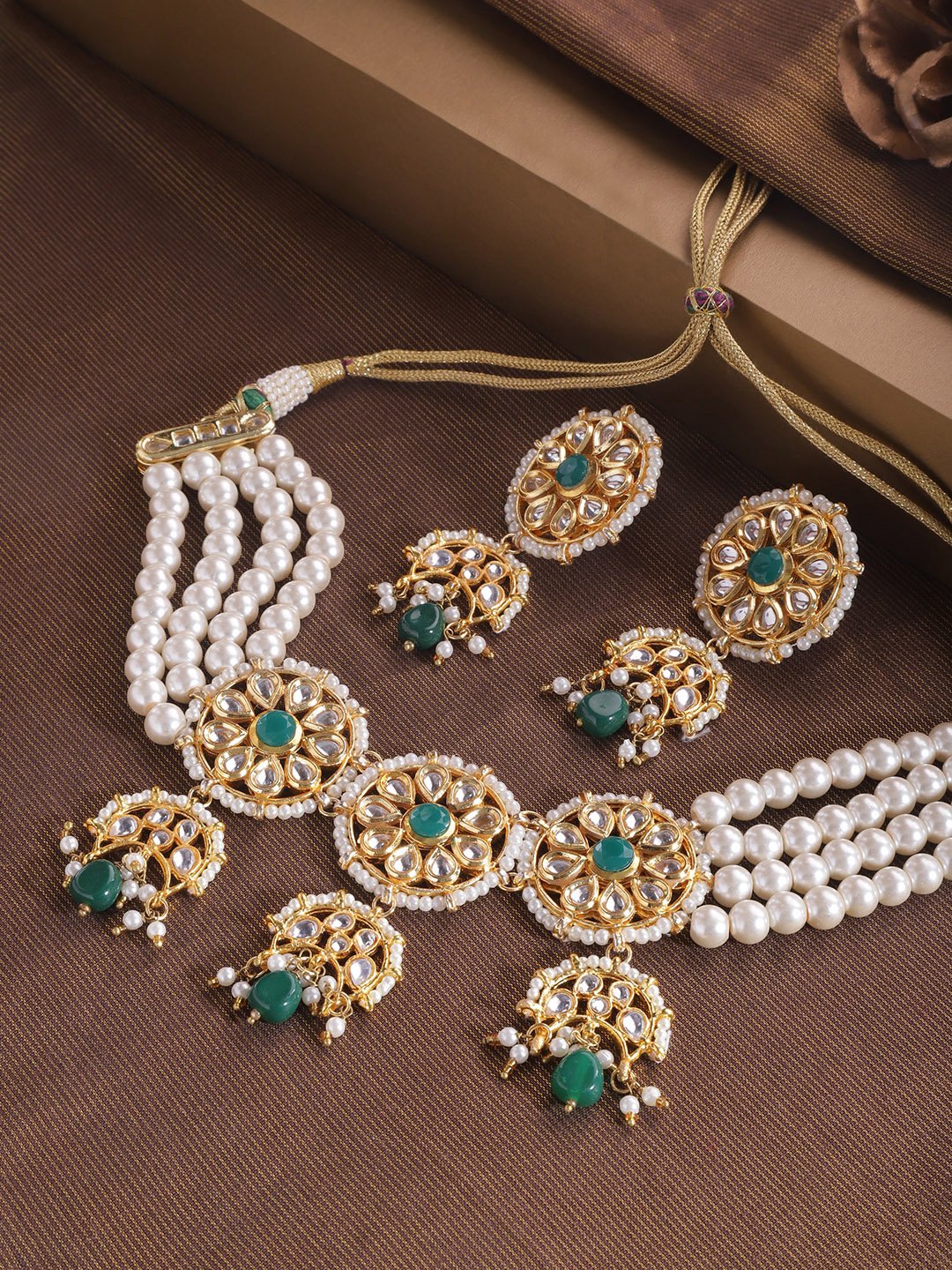 Green Kundan & Pearl Choker Necklace Set