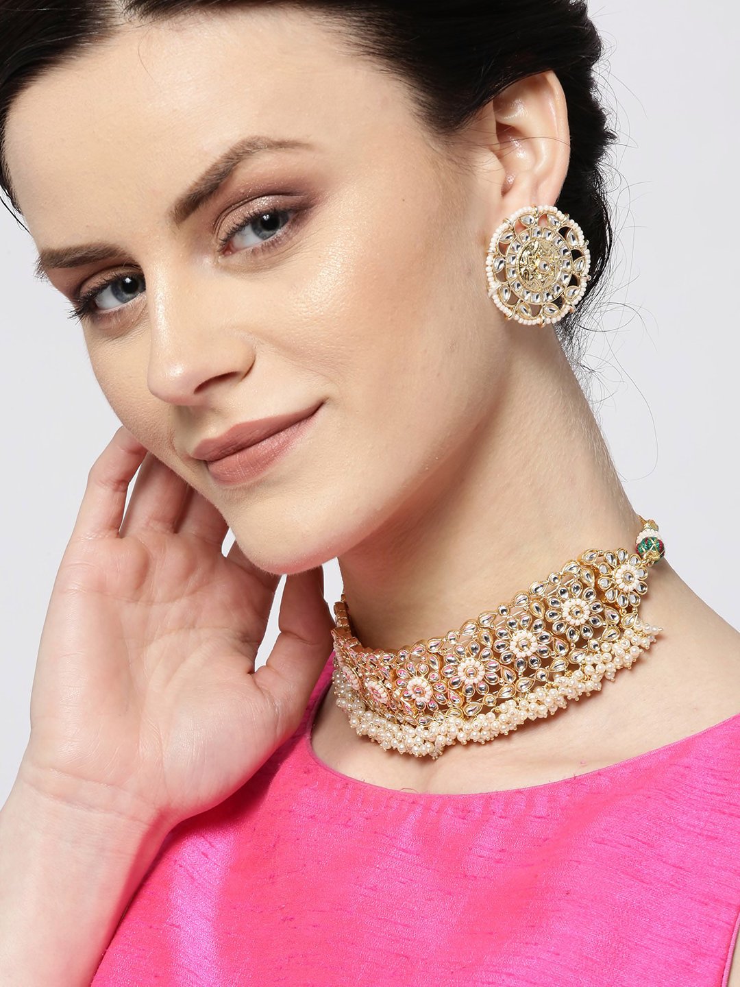 Off-White Beaded Flower Necklace Set