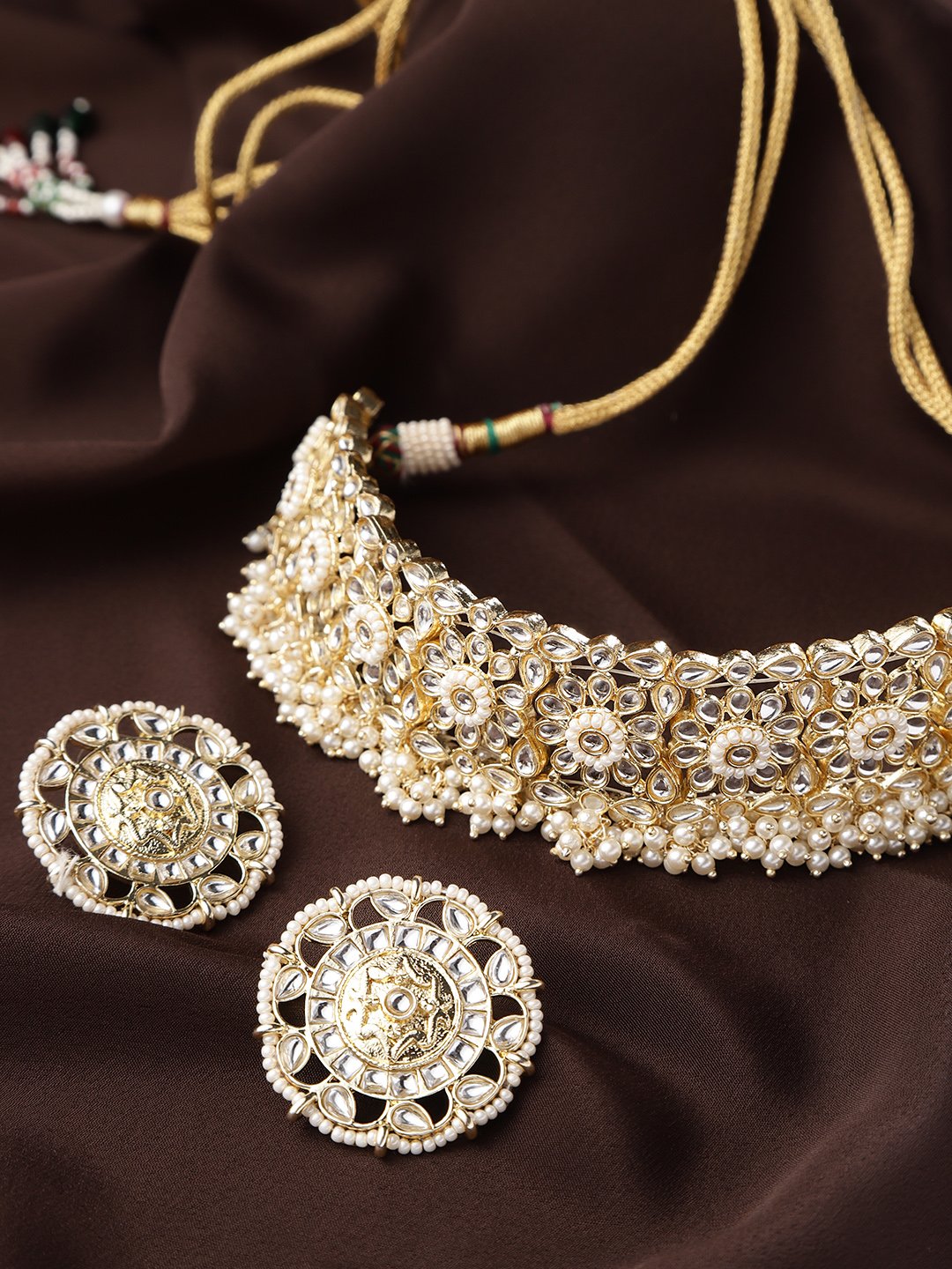 Off-White Beaded Flower Necklace Set