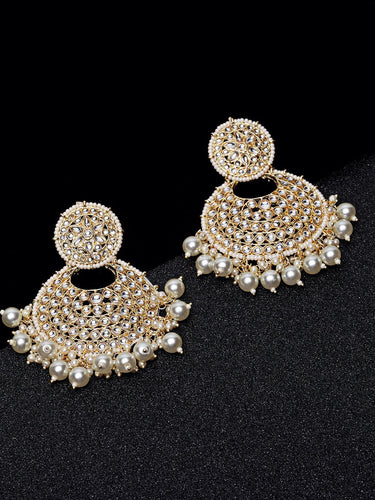 Off-White Gold Kundan Crescent Earrings